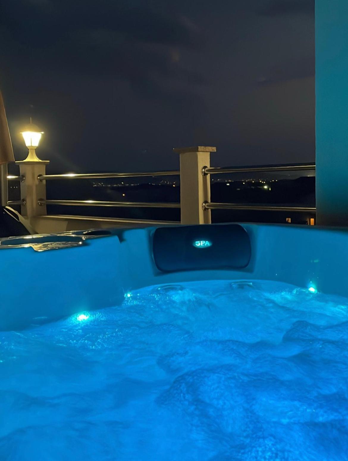 Villa Andrijana - Exclusively Yours - Family Getaway With Private Pool Kastela Dış mekan fotoğraf