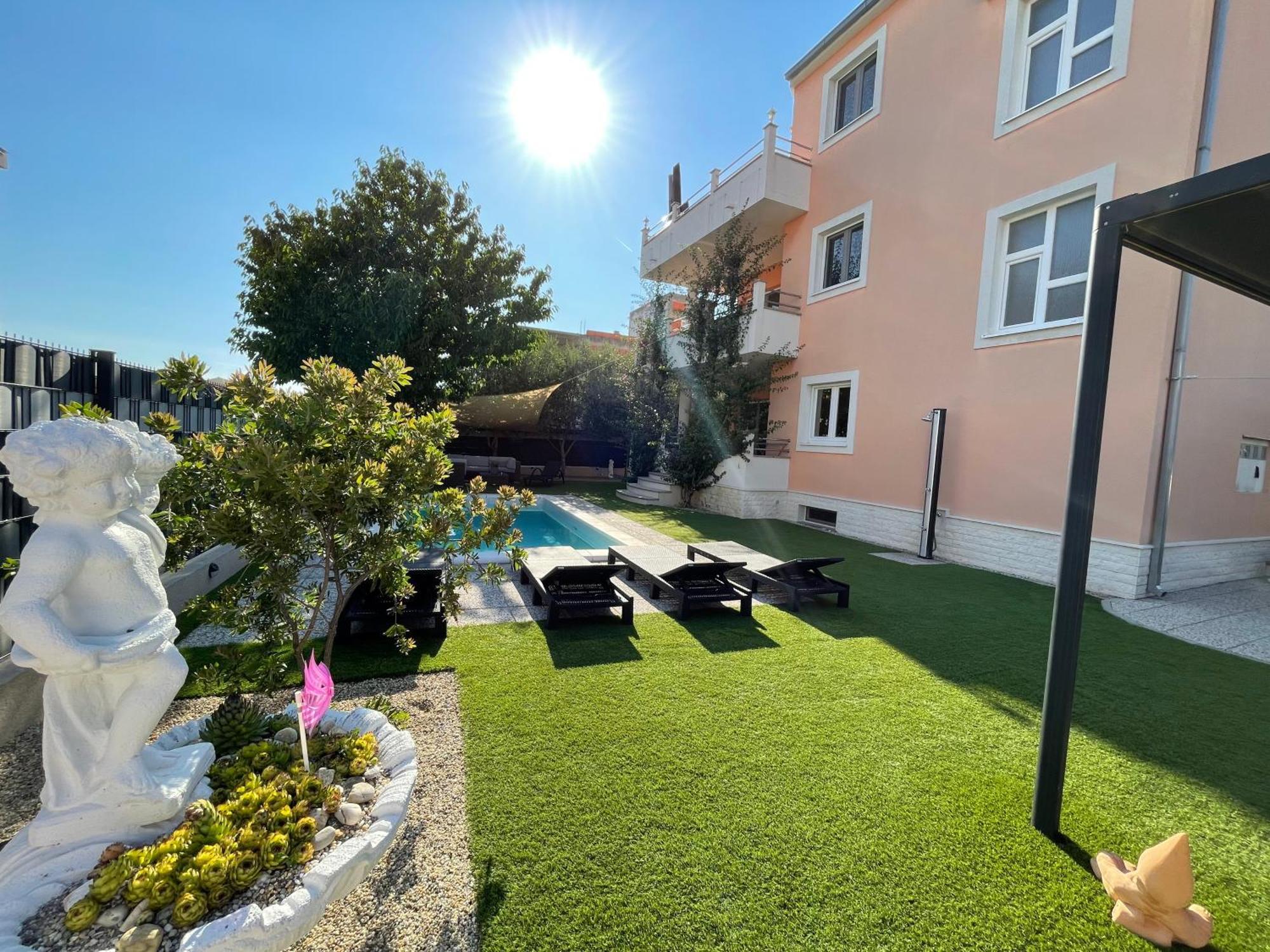 Villa Andrijana - Exclusively Yours - Family Getaway With Private Pool Kastela Dış mekan fotoğraf