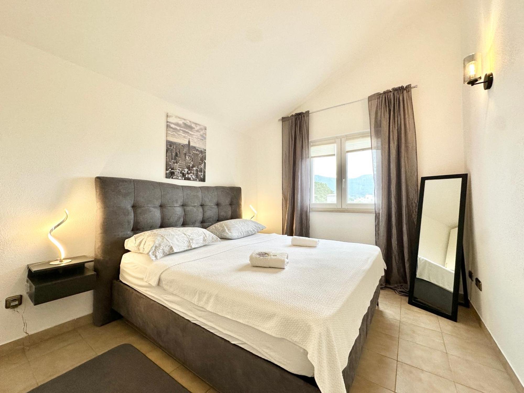 Villa Andrijana - Exclusively Yours - Family Getaway With Private Pool Kastela Dış mekan fotoğraf