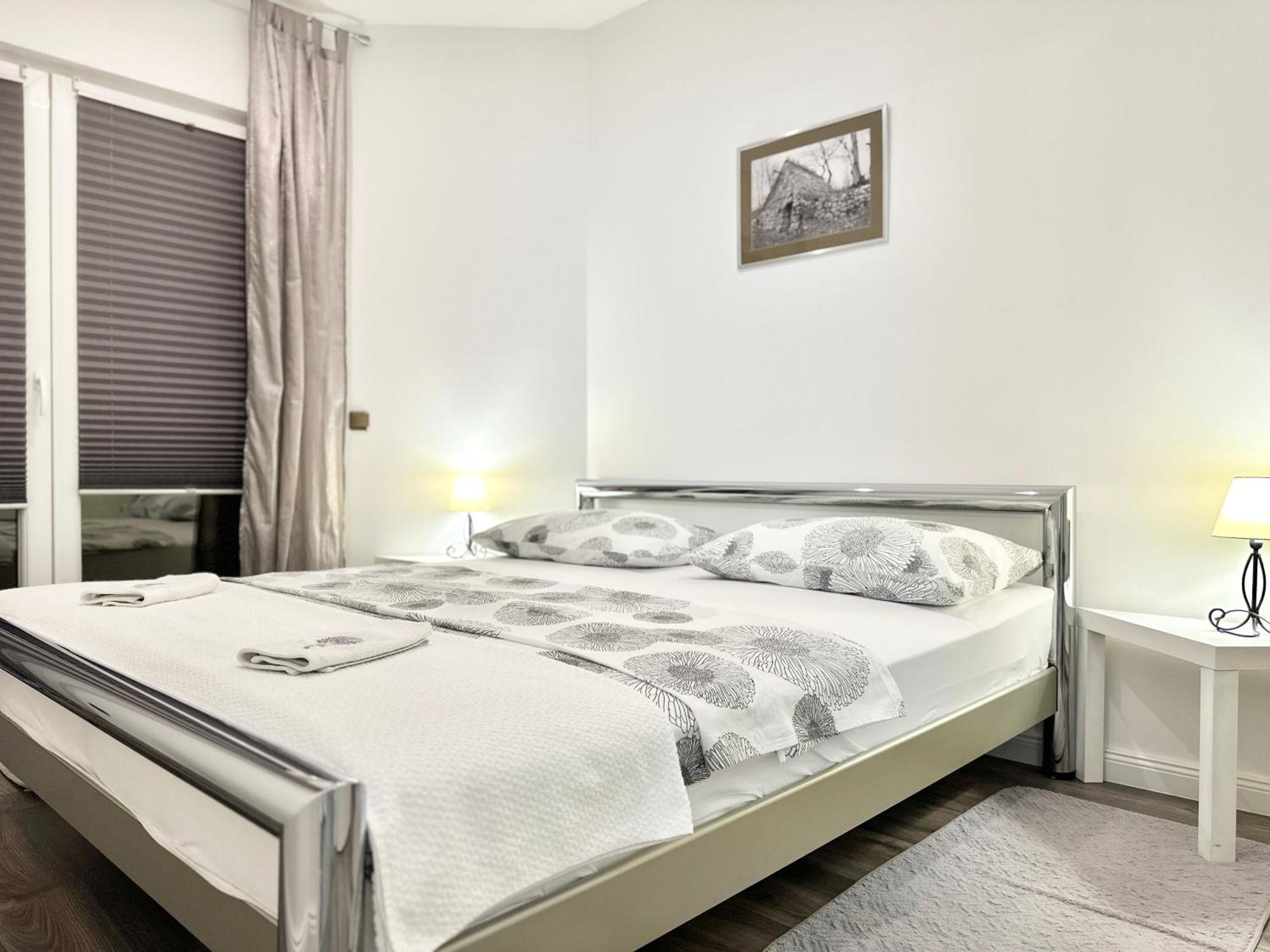Villa Andrijana - Exclusively Yours - Family Getaway With Private Pool Kastela Dış mekan fotoğraf